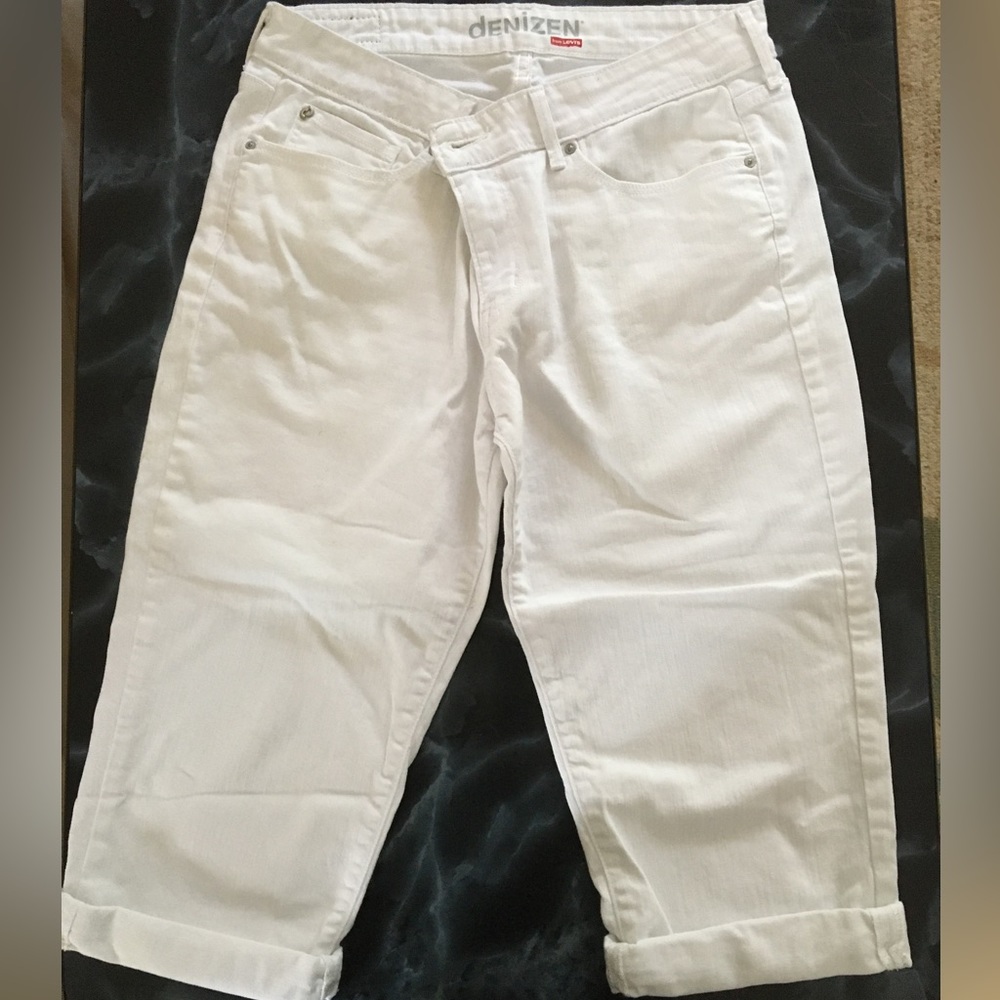5/$20 2/$15 Levis Denizen White Capris Pedal Pushers